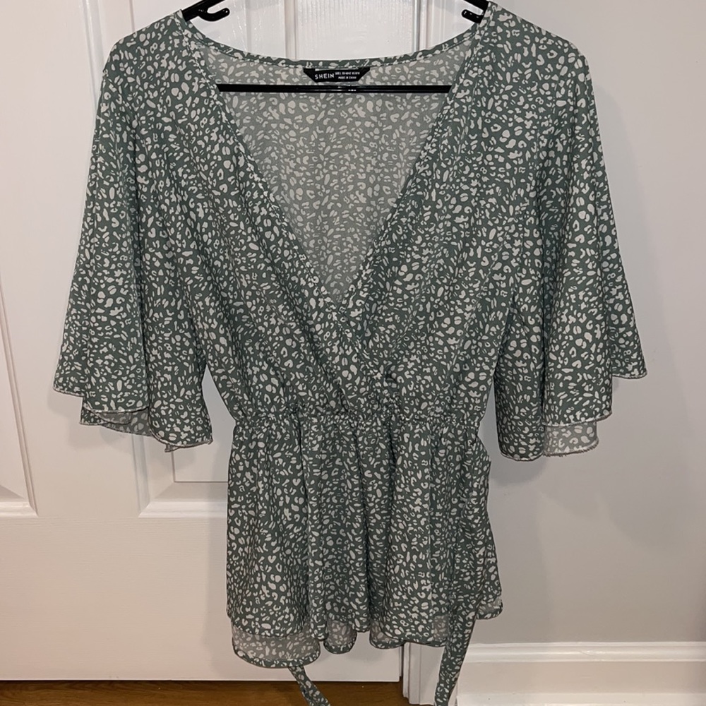 SHEIN Printed Ruffle Top - Picture 3 of 4